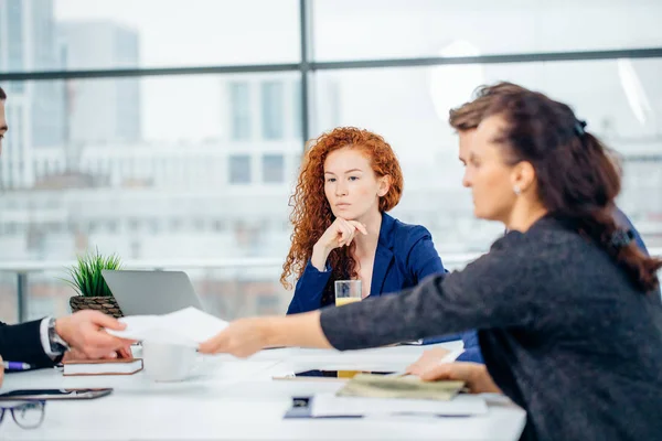 Reunión de Empresarios Discusión Corporativa — Foto de Stock