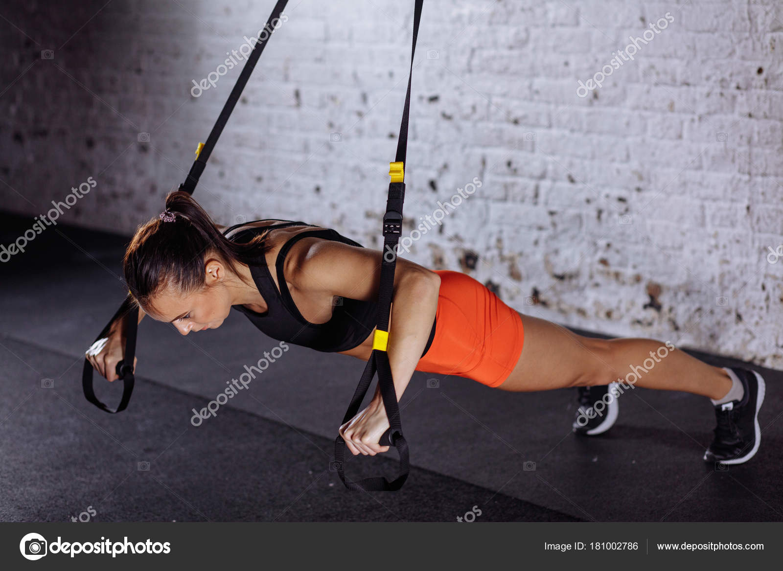 Trx Weighted Ring Push Ups Women Doing Push Ups Training Arms With Trx  Straps In Gym —