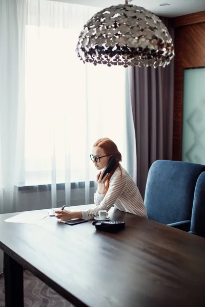 Businesswoman working in office — Stock Photo, Image