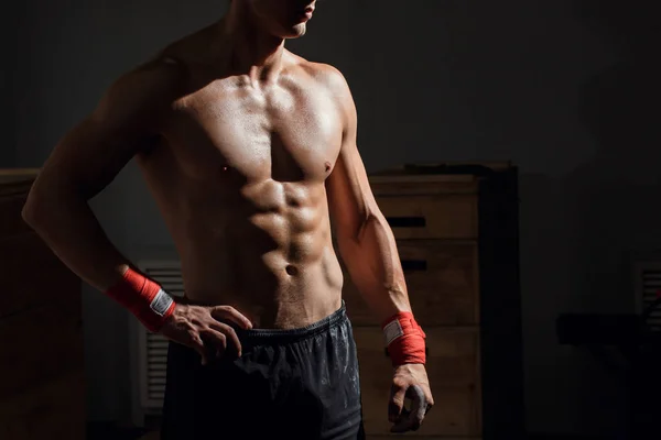 Stark atletisk man fitness modell torso visar sex-pack abs — Stockfoto