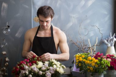 Satıcı sahip en iyi kompozisyon yapma kulağını gül