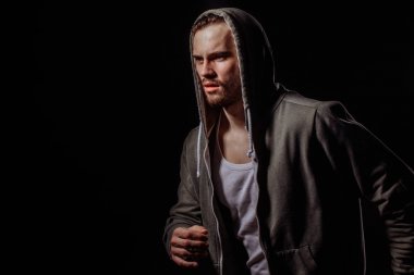 insanlara yardım etmek için adam hurring portresi. rahat running.pace çalışan.