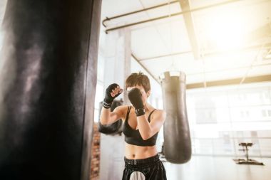 yüzünü bandaj vasıl jimnastik salonu ile kapanış sporcumuz görüntüsünü
