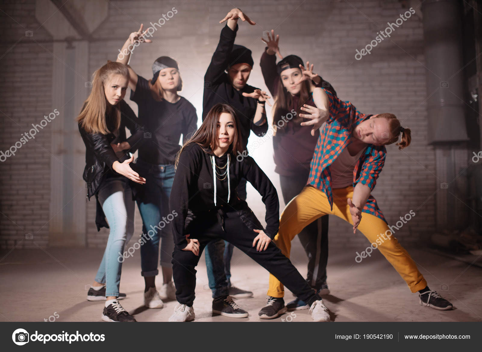 Final pose of young people in dancing performance Stock Photo by  ©ufabizphoto 190542190