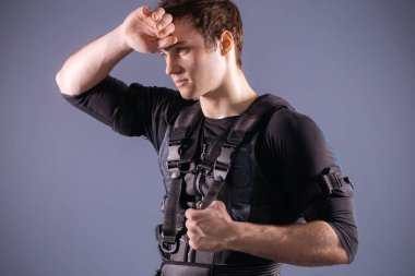 sporcu ems ile eğitimden sonra ter bezleri