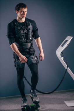 Step elektrik kas stimülasyonu ile eğitim dostum