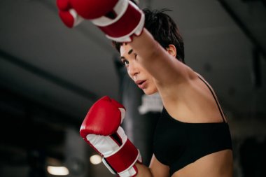 kadın kick boks kickboks için gidiyor