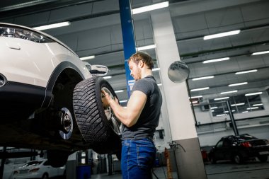 Makinist lastik tekerlek onarım Garage ayarlama