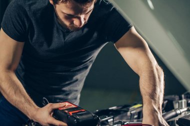 Otomobil elektrik sisteminde test mekanik