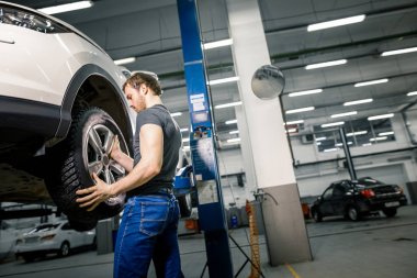 Makinist lastik tekerlek onarım Garage ayarlama