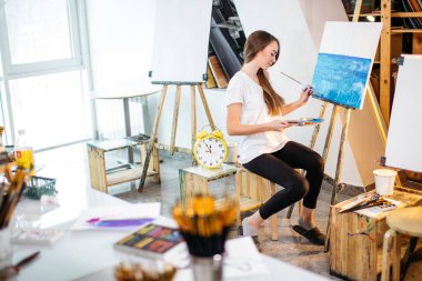 Sanat Terapisi dersleri atölye.