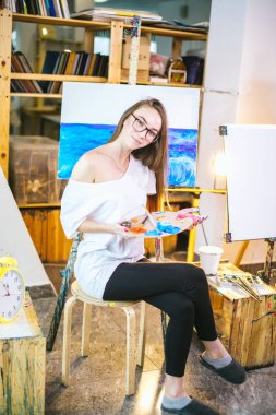 Sanat Terapisi dersleri atölye.