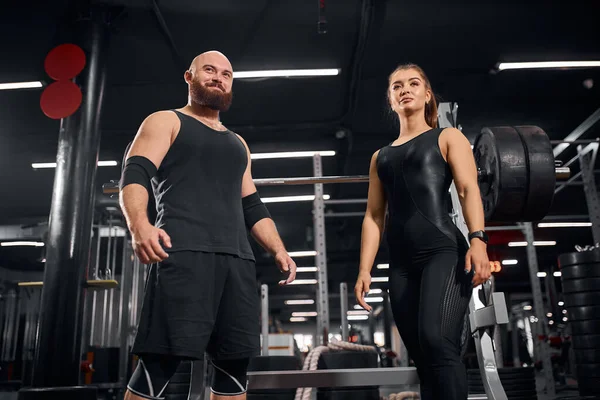 Sporty powerlifters before workout — Stock Photo, Image