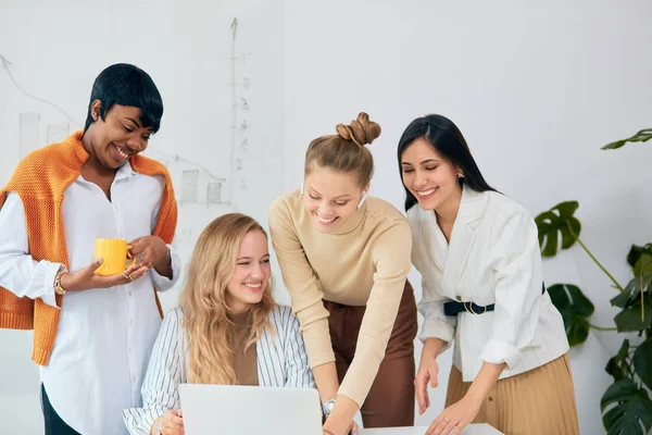 Team of successful female business people having meeting in executive modern office — Stock Photo, Image
