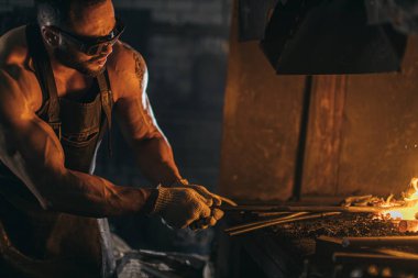 Kafkas 'ın işi zor koşullarda, uzaktan çalışıyor.