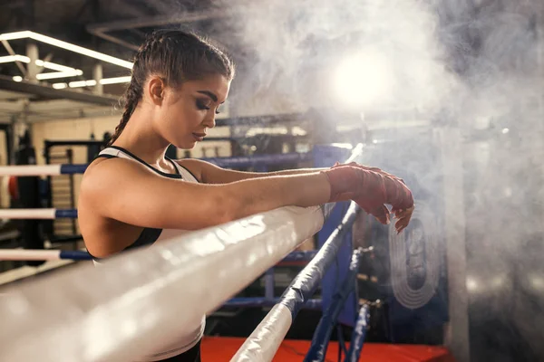 Hembra joven después de spar — Foto de Stock