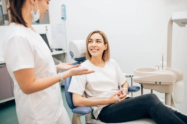 Young female listen to doctors recommendations — Stockfoto