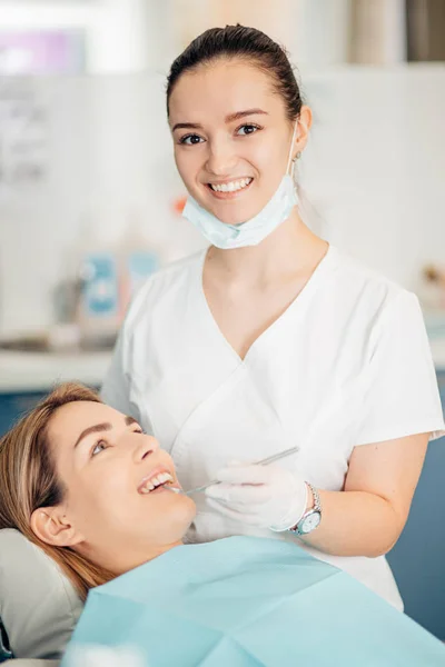 Portrait of female dentist in office — Stock Photo, Image