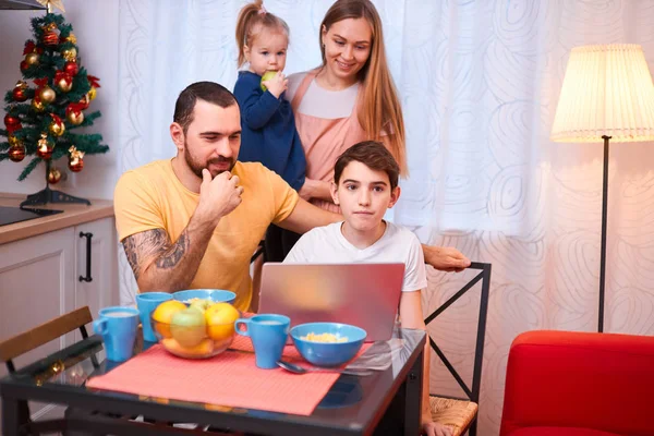 Lovely family having breakfast in kitchen — 스톡 사진