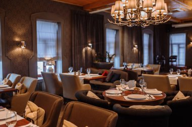 restoranın içinde.