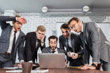 Şaşırtıcı çalışma ekibi iş başında