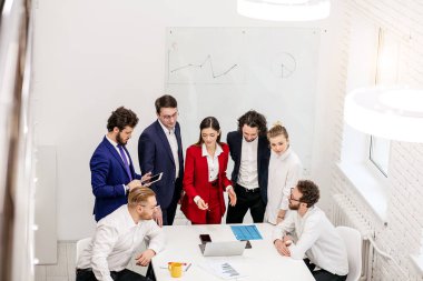 İşletme ekibinin aktif tartışması