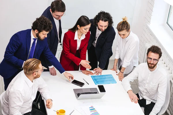 Berufskraftfahrer im Büro — Stockfoto