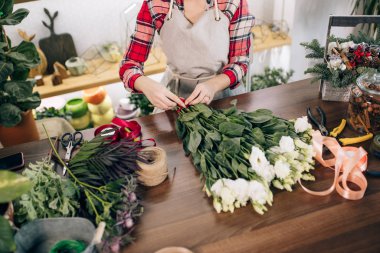 Kurdeleyi bukete bağlarken en üstteki görünüm