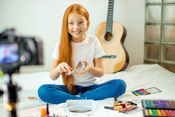 Little girl want to be beauty blogger — Stock Photo, Image