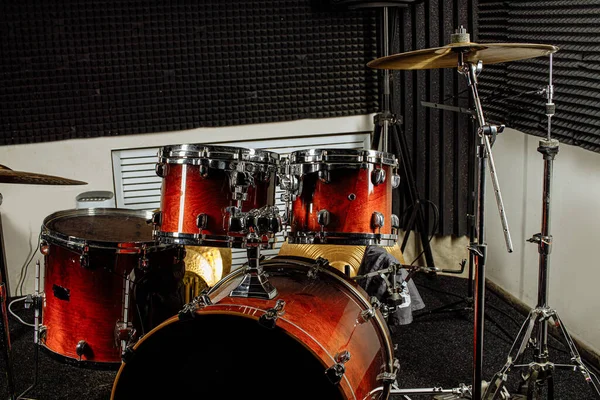 Drums binnen, muziekconcept — Stockfoto