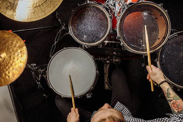 Top view on drummer playing on drums — Stock Photo, Image