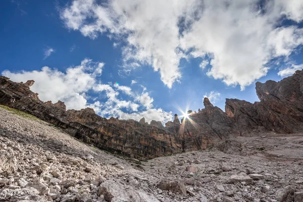 Dolomita Montañas Cadena Rayos de sol — Foto de Stock