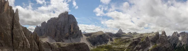 Panorama Montaña Zwoelferkofel Los Dolomitas Desde Alpinisteig Con Cabaña Zsigmondy —  Fotos de Stock