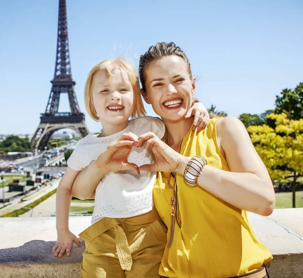 Kul Tid Nära Världen Berömda Landmärke Paris Ler Mor Och — Stockfoto