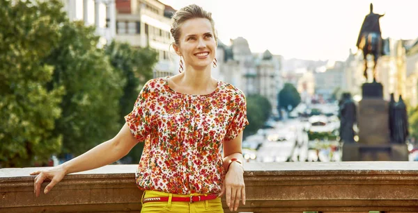 Spirit Old Europe Prague Smiling Modern Tourist Woman Wenceslas Square — Stock Photo, Image