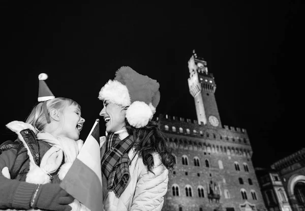 Ταξίδι Γεμάτο Έμπνευση Στο Χρόνο Χριστουγέννων Στη Φλωρεντία Ευτυχισμένος Νεαρή — Φωτογραφία Αρχείου