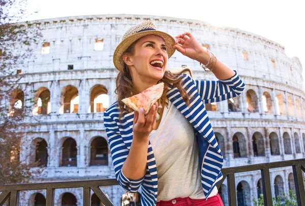 Férias Romanas Feliz Mulher Turística Moda Roma Itália Com Fatia — Fotografia de Stock
