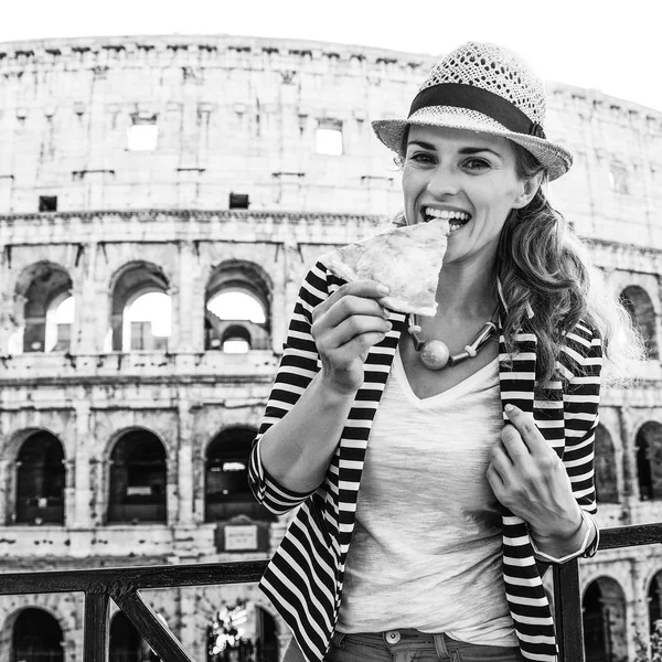 Férias Romanas Retrato Mulher Turística Elegante Feliz Roma Itália Comer — Fotografia de Stock