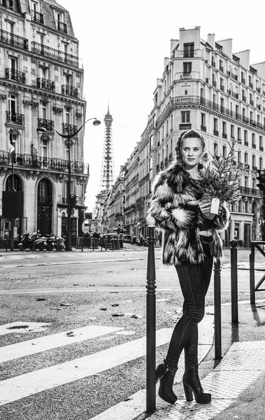 Full Length Portrait Modern Fashion Monger Christmas Tree Paris France — Stock Photo, Image