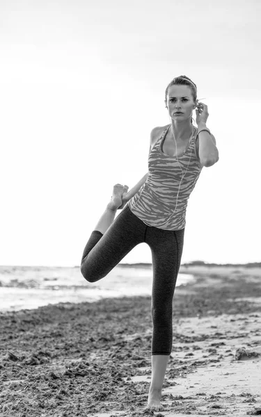 Refreshing Wild Sea Side Workout Full Length Portrait Active Healthy — Stock Photo, Image