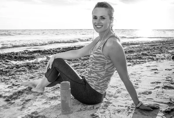 Erfrischendes Workout Wilden Meer Porträt Einer Glücklichen Aktiven Fitness Frau — Stockfoto