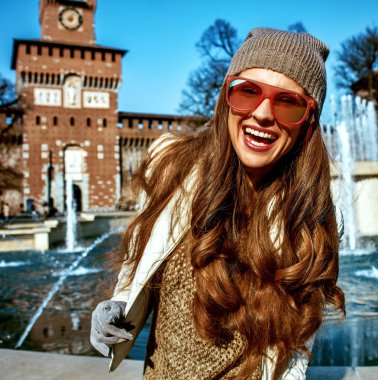mutlu son moda traveler kadın, Milano, İtalya