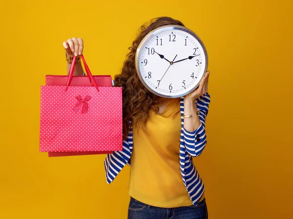 Young Woman Long Wavy Brunette Hair Yellow Holding Clock Front — Stock Photo, Image