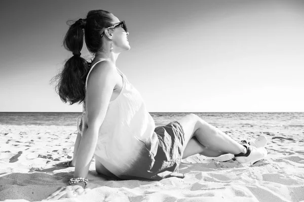 Happy Trendy Woman Sunglasses Colorful Dress Beach Looking Distance — Stock Photo, Image