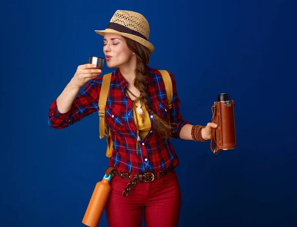 Adventure Tourist Woman Backpack Drinking Hot Beverage Thermos Bottle Blue — Stock Photo, Image