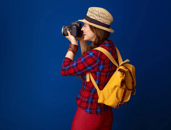 Smiling Adventure Tourist Woman Backpack Dslr Camera Taking Photo Blue — Stock Photo, Image