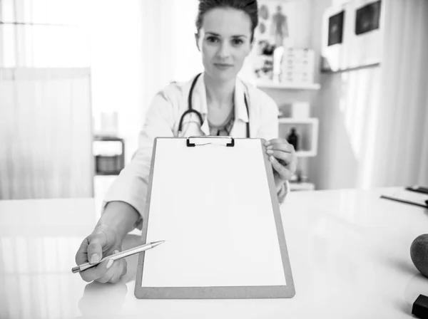 Closeup Doctor Woman Pointing Clipboard — Stock Photo, Image