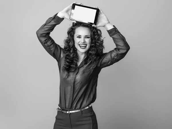 Smiling Young Woman Long Wavy Brunette Hair Showing Tablet Blank — Stock Photo, Image