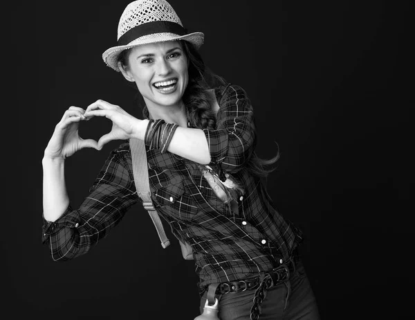 Glückliche Aktive Touristin Karierten Hemd Mit Herzförmigen Händen — Stockfoto