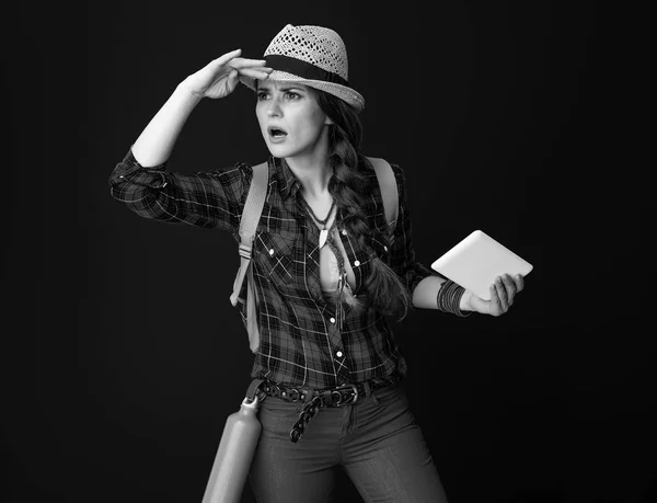 Concerned Traveler Woman Plaid Shirt Tablet Looking Distance — Stock Photo, Image